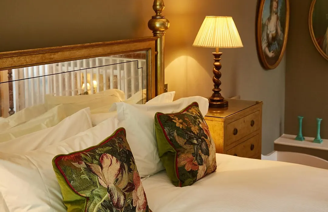 Ockenden Manor Hotel & Spa-1